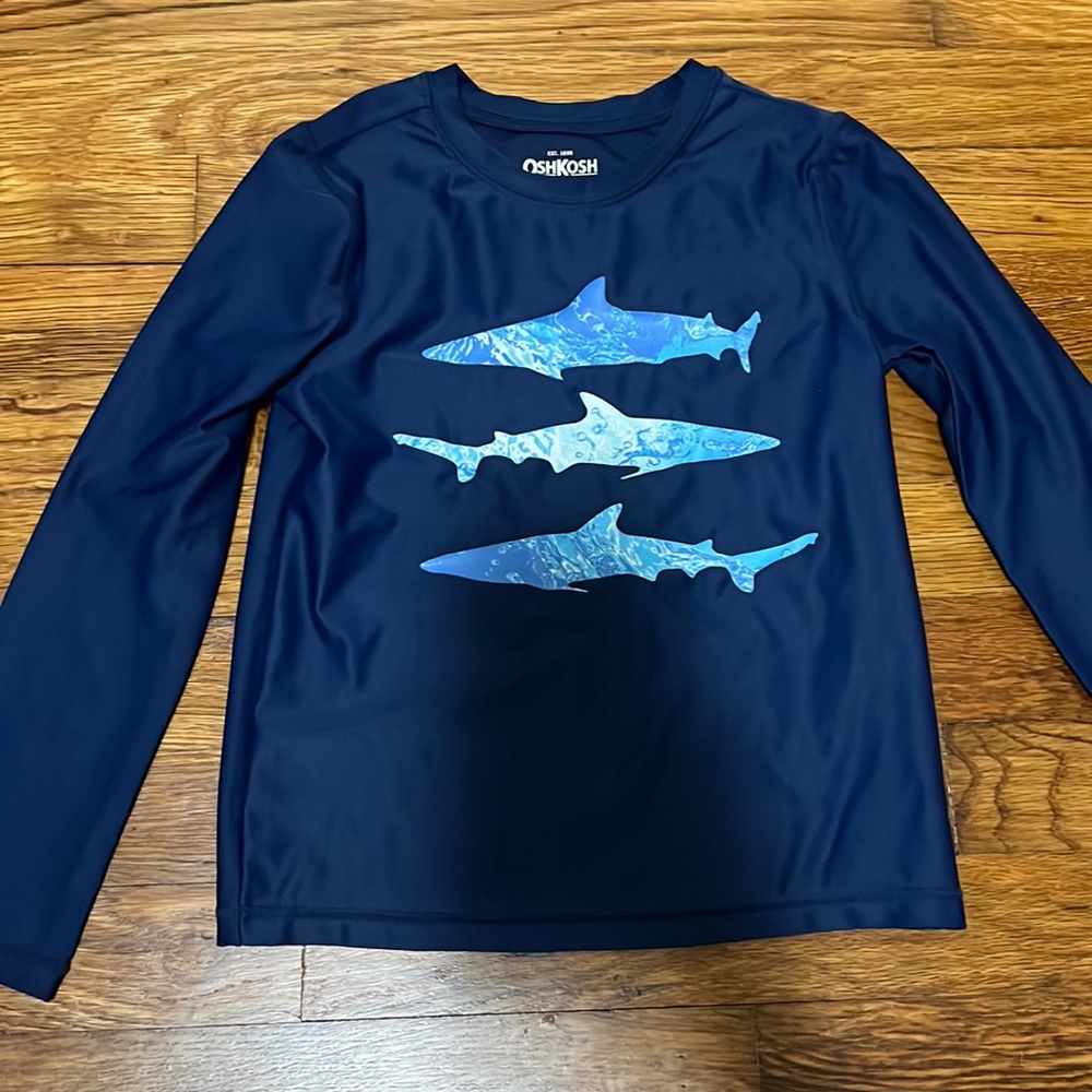 Nwot- Boy’s Oshkosh Size 5t Rashguard